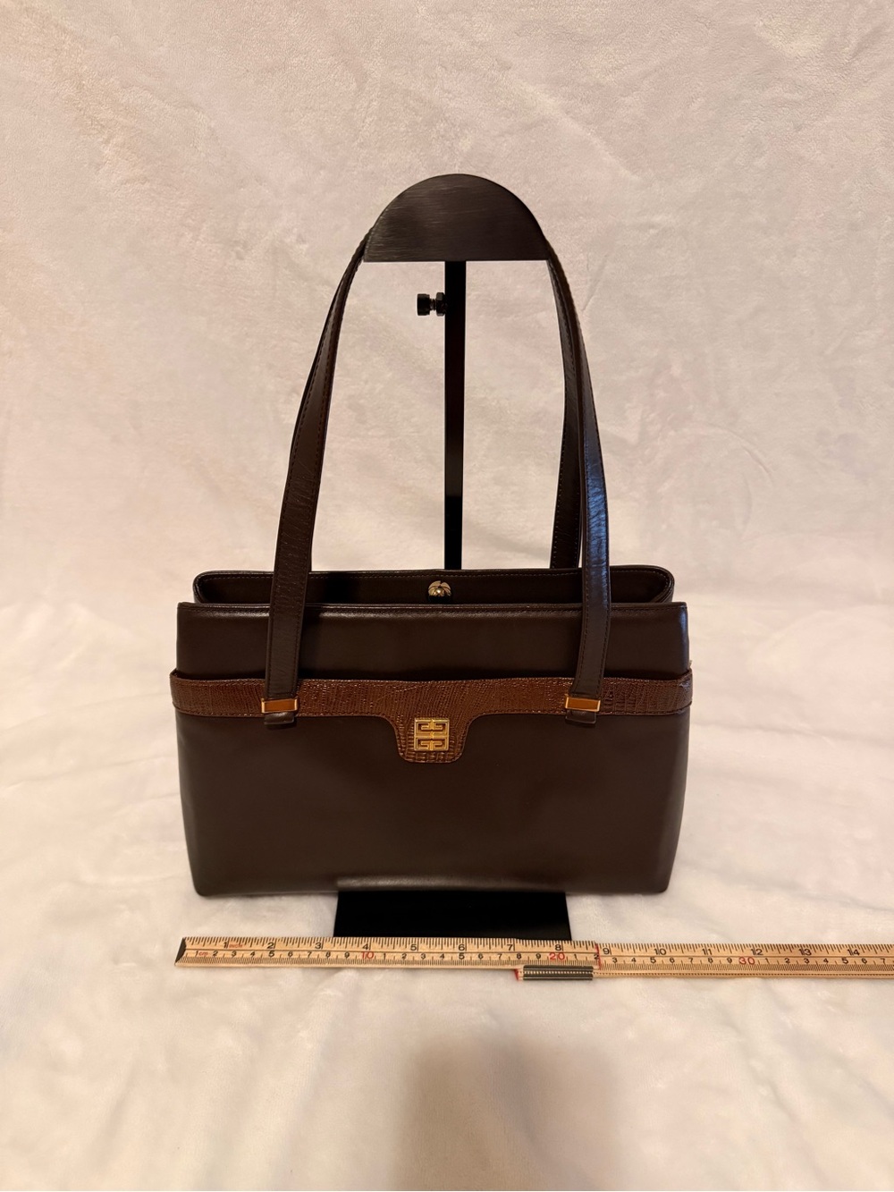 Vintage Givenchy Brown Leather 4G Logo Shoulder Bag - Picture 2 of 16